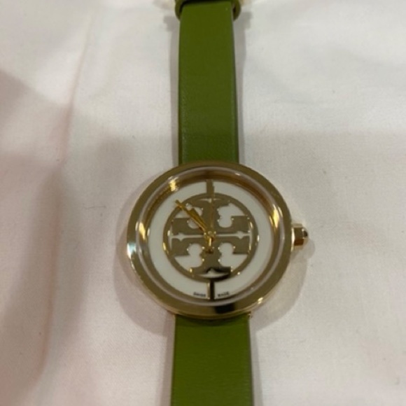 Tory Burch Reva Double Wrap Leather Strap Watch - Picture 4 of 11